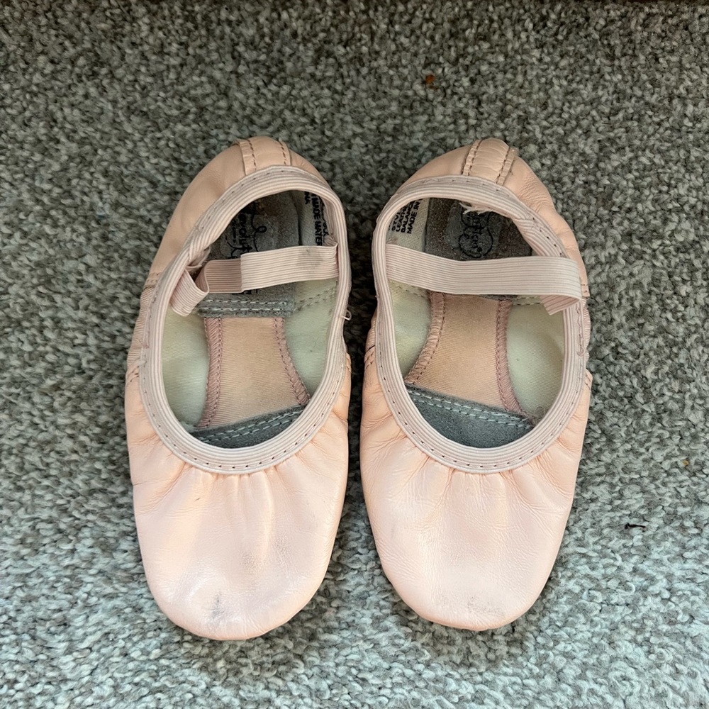 Dance Revolution Soft Pink Ballet Slippers 12 Child